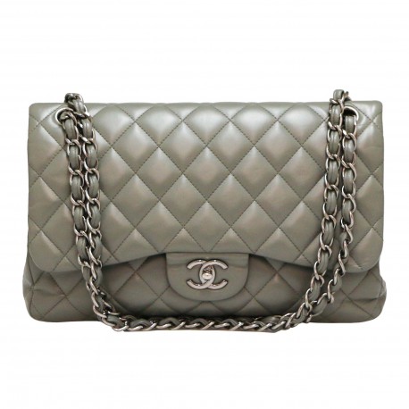 Jumbo CHANEL cuir lisse matelassé gris