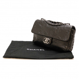 Sac CHANEL cuir embossé noir