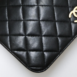 Sac CHANEL matelassé noir