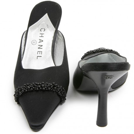 Sandales CHANEL T39 neuves noires bout perles